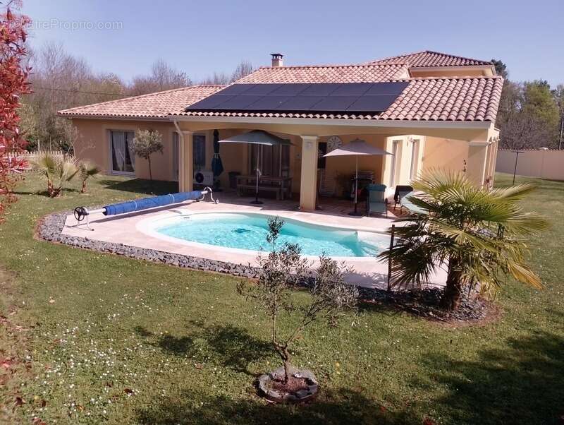 Maison à NEUVIC