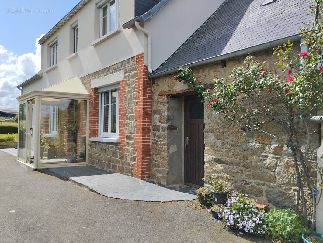 Maison à PLOUBEZRE