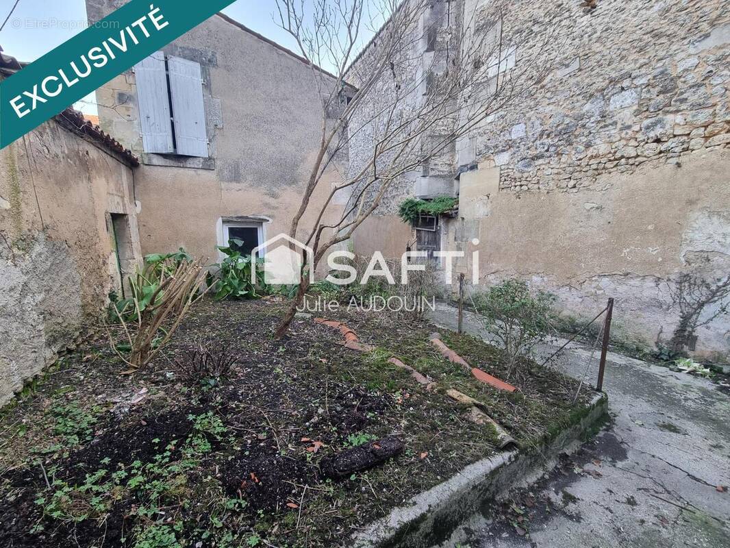 Photo 1 - Maison à COGNAC