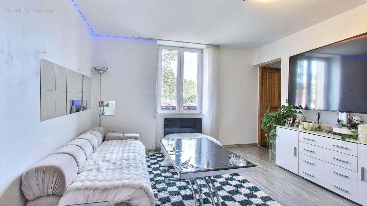 Appartement à LE CANNET-DES-MAURES