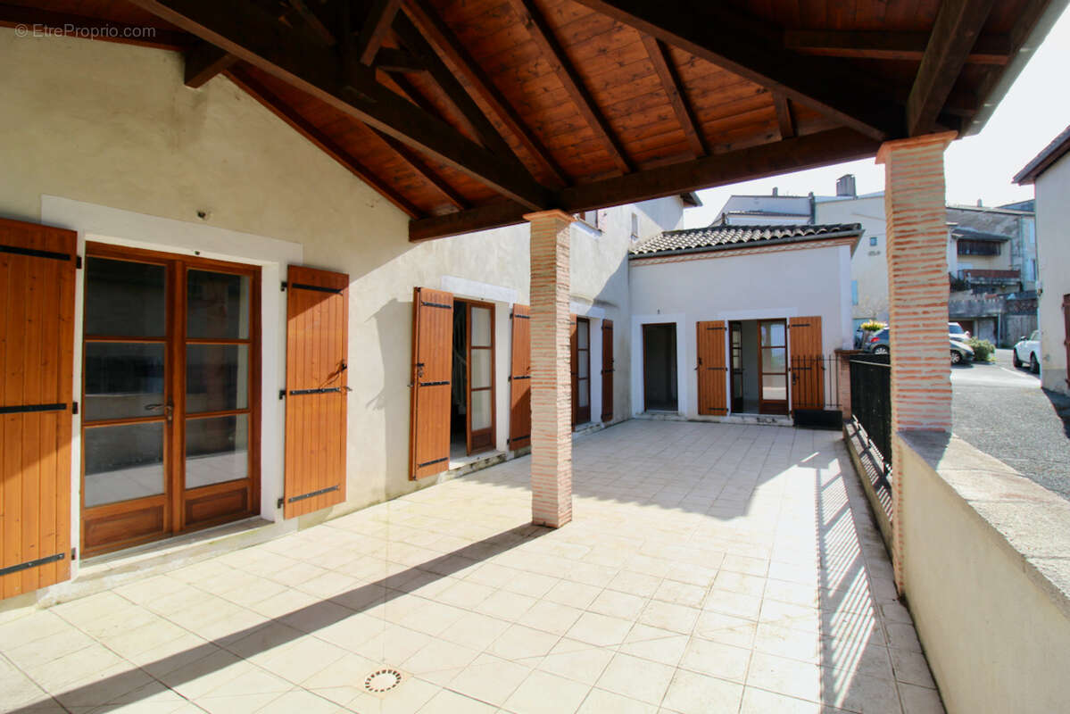 Maison à MONCLAR