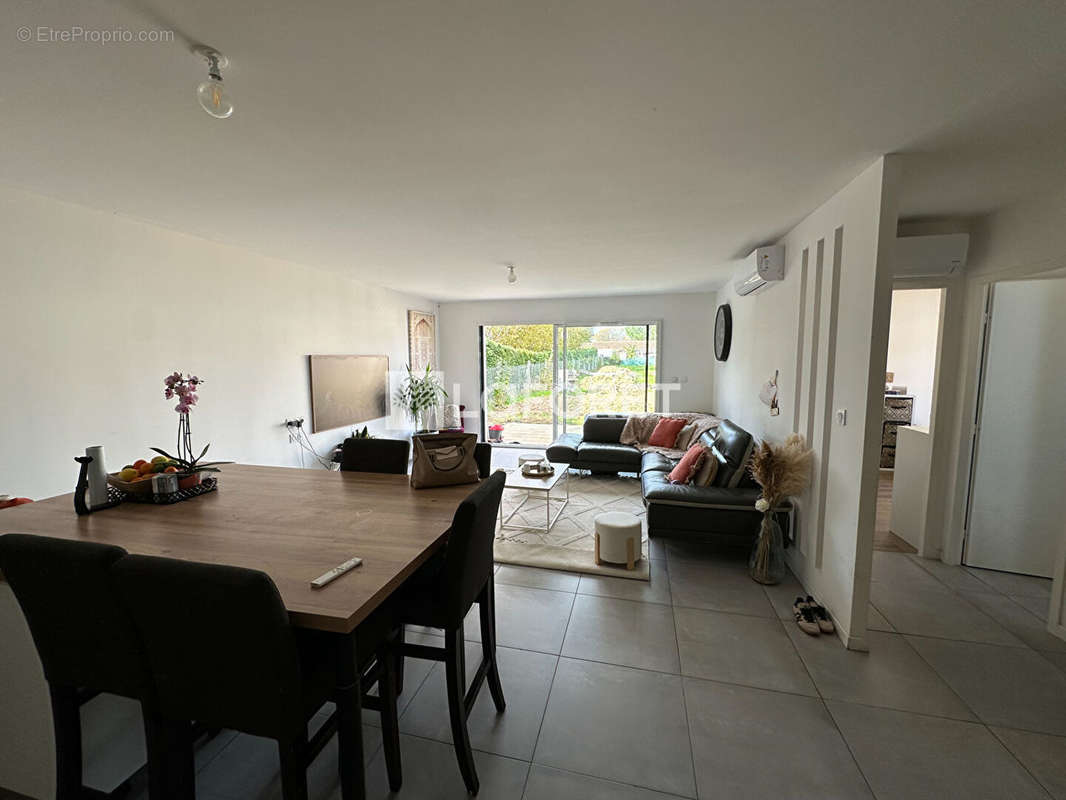 Maison à MONTECH
