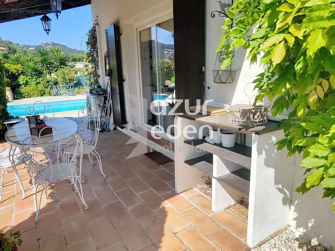 Maison à MANDELIEU-LA-NAPOULE