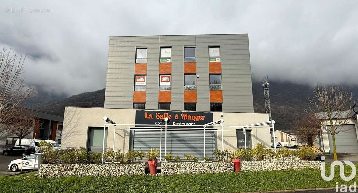 Photo 2 - Commerce à VEUREY-VOROIZE