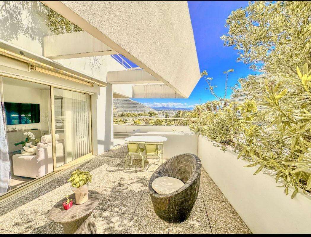 Appartement à VILLENEUVE-LOUBET
