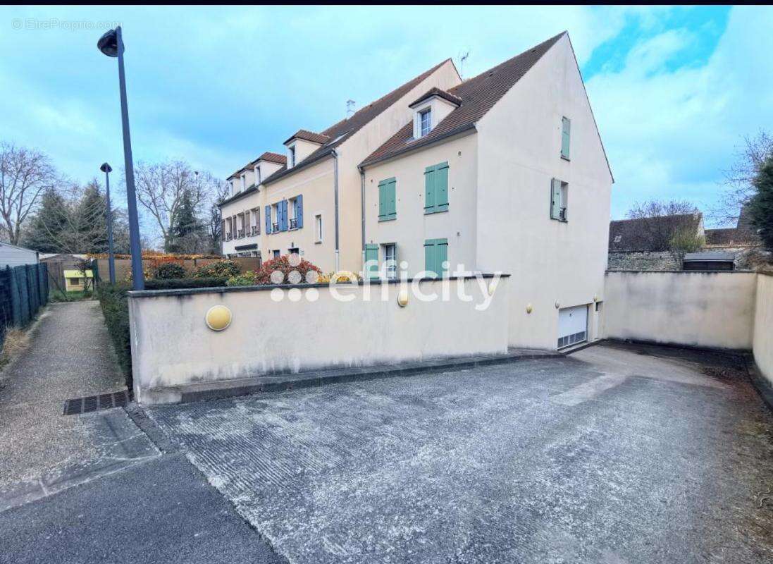 Appartement à LA CHAPELLE-EN-SERVAL