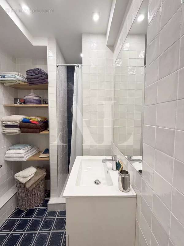 Appartement à VALLAURIS