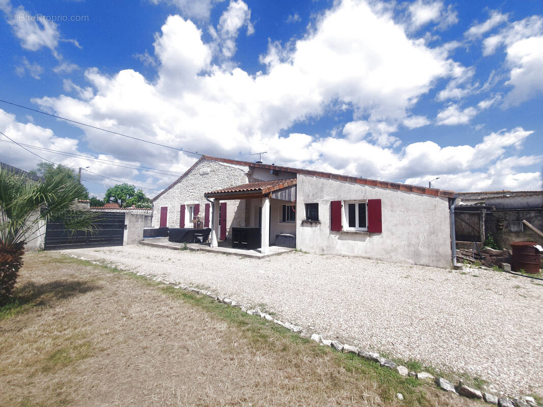 Maison à CHASSORS