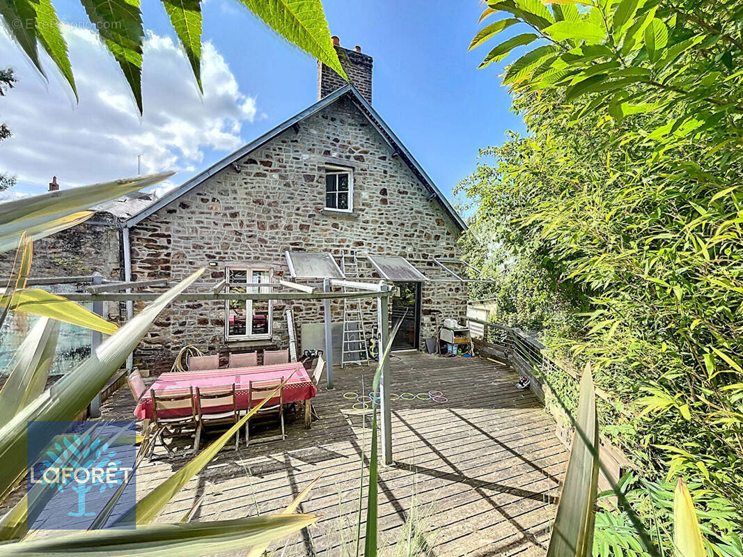 Maison à FOUGERES