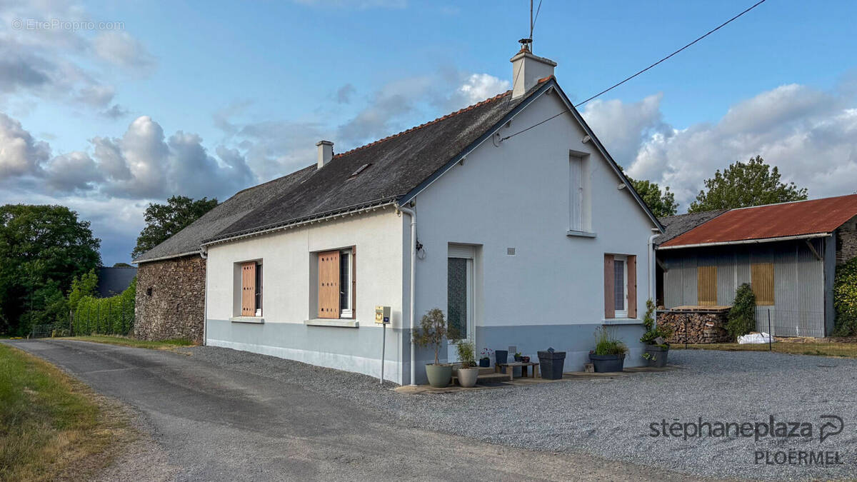 Maison à CAMPENEAC