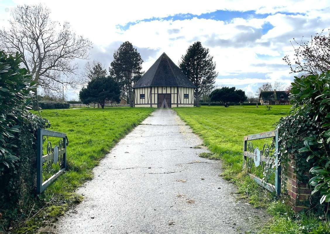 Maison à BEUVRON-EN-AUGE