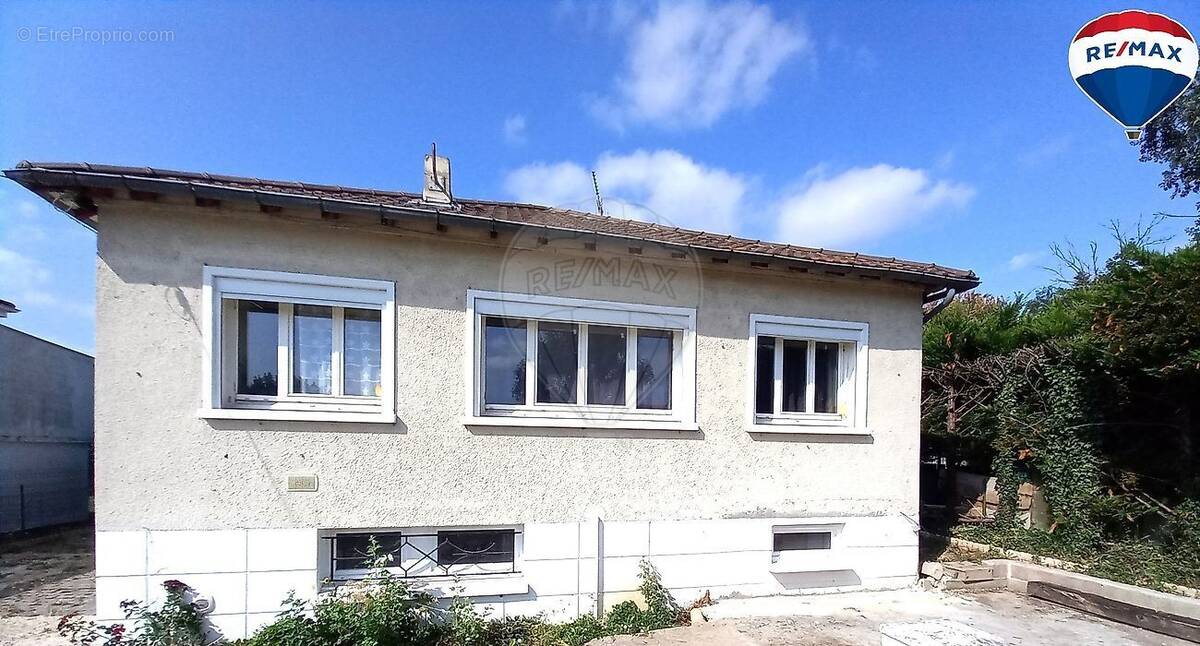 Maison à SAINT-DOULCHARD