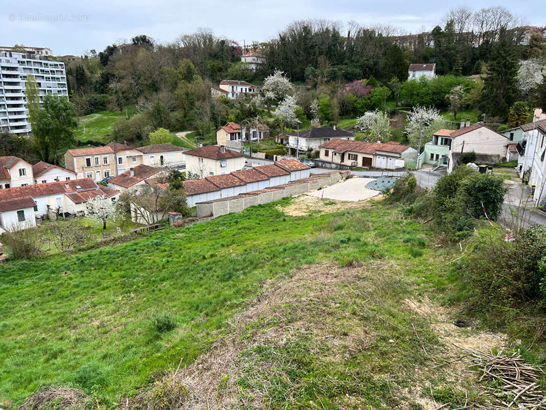 Terrain à ANGOULEME