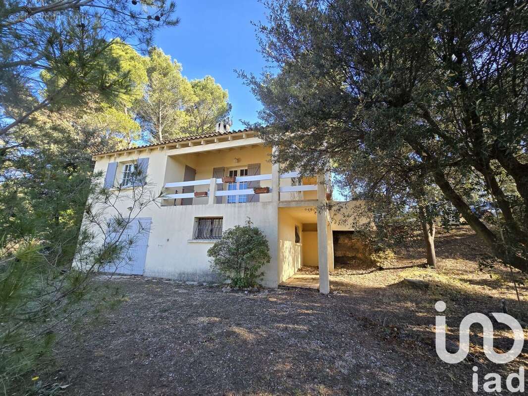 Photo 3 - Maison à LAUDUN-L&#039;ARDOISE