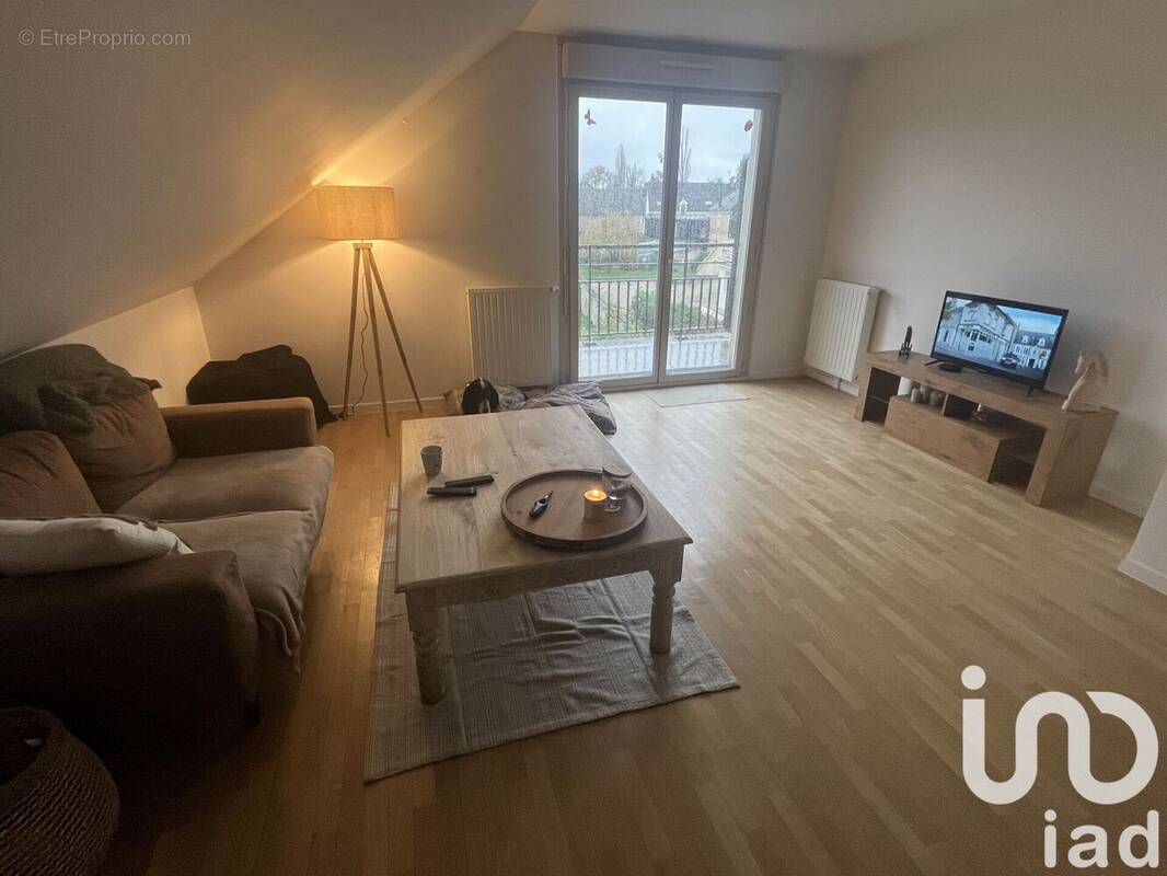 Photo 1 - Appartement à LE MESNIL-SAINT-DENIS