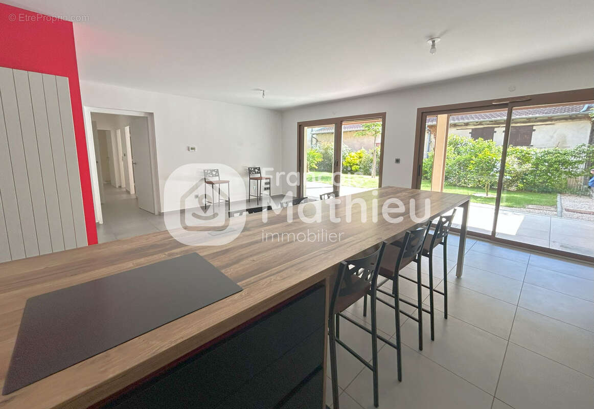 Appartement à CHATILLON-SUR-CHALARONNE