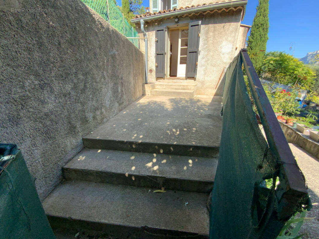 Appartement à LE BAR-SUR-LOUP