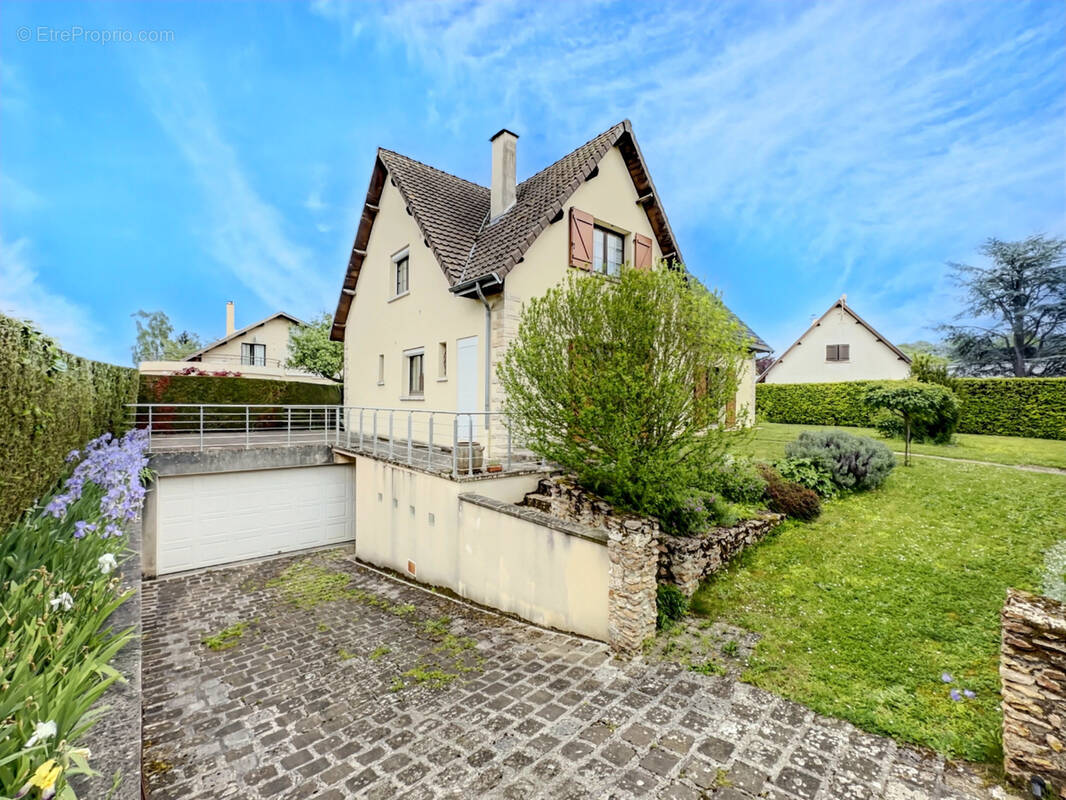 Maison à GUEUX