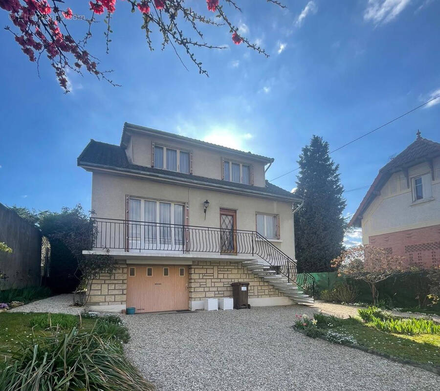 Maison à MONTGERON