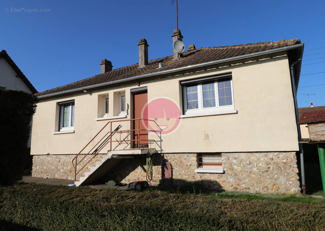 Maison à BAILLEAU-LE-PIN