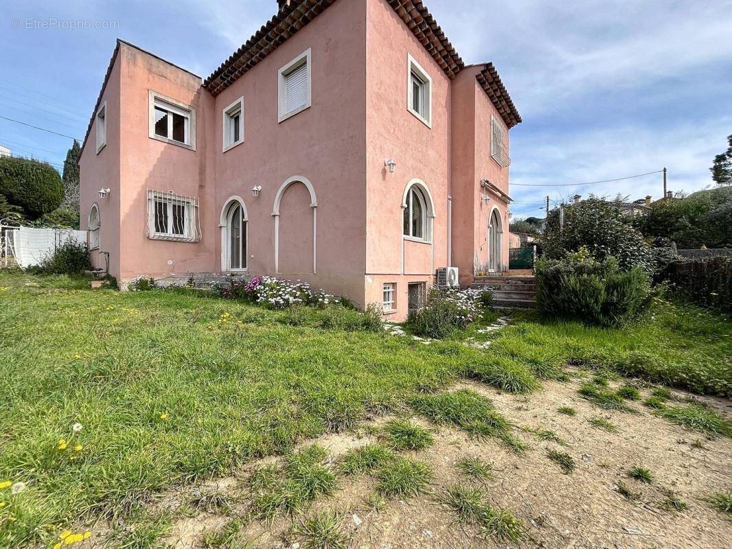 Maison à MOUGINS