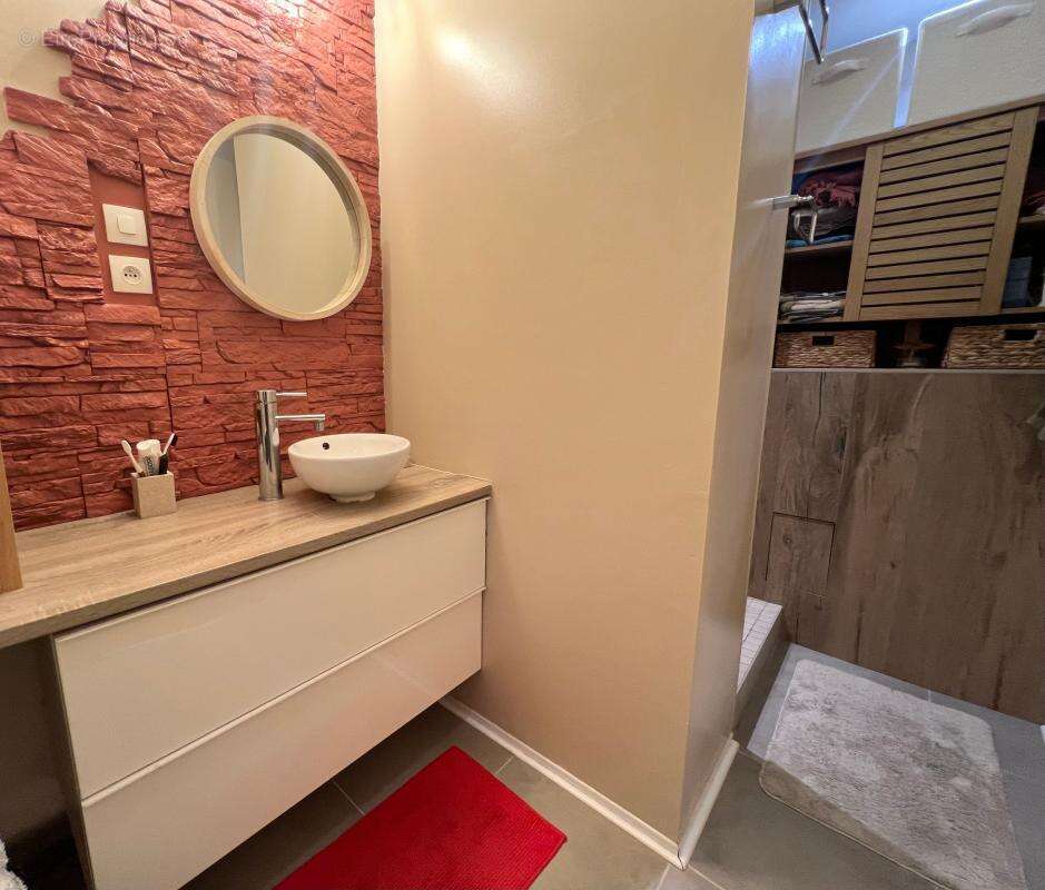 Appartement à LYON-9E