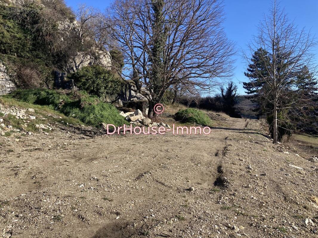 Terrain à COMPS-SUR-ARTUBY
