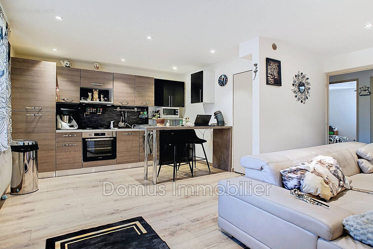 Appartement à ENTRAIGUES-SUR-LA-SORGUE