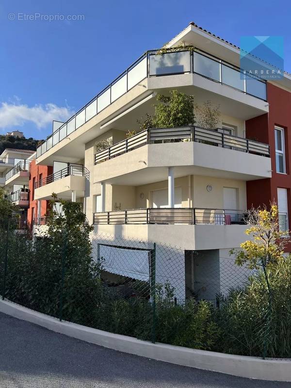 Appartement à SAINT-LAURENT-DU-VAR