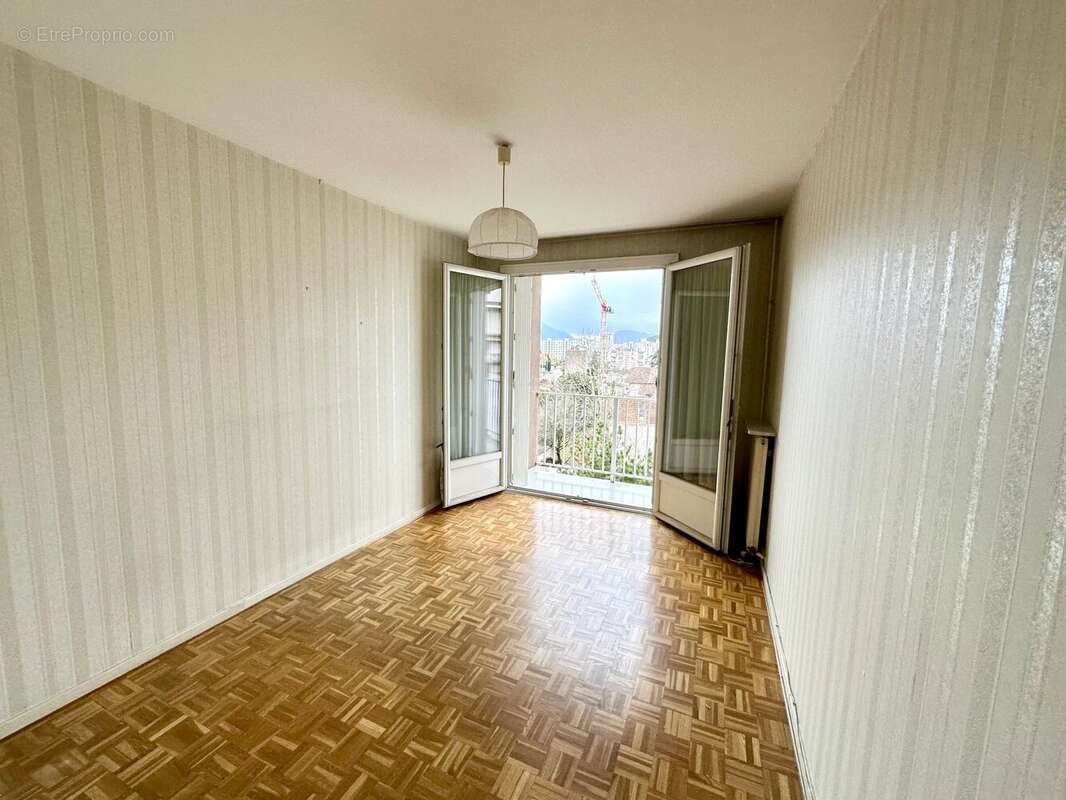 Appartement à ECHIROLLES