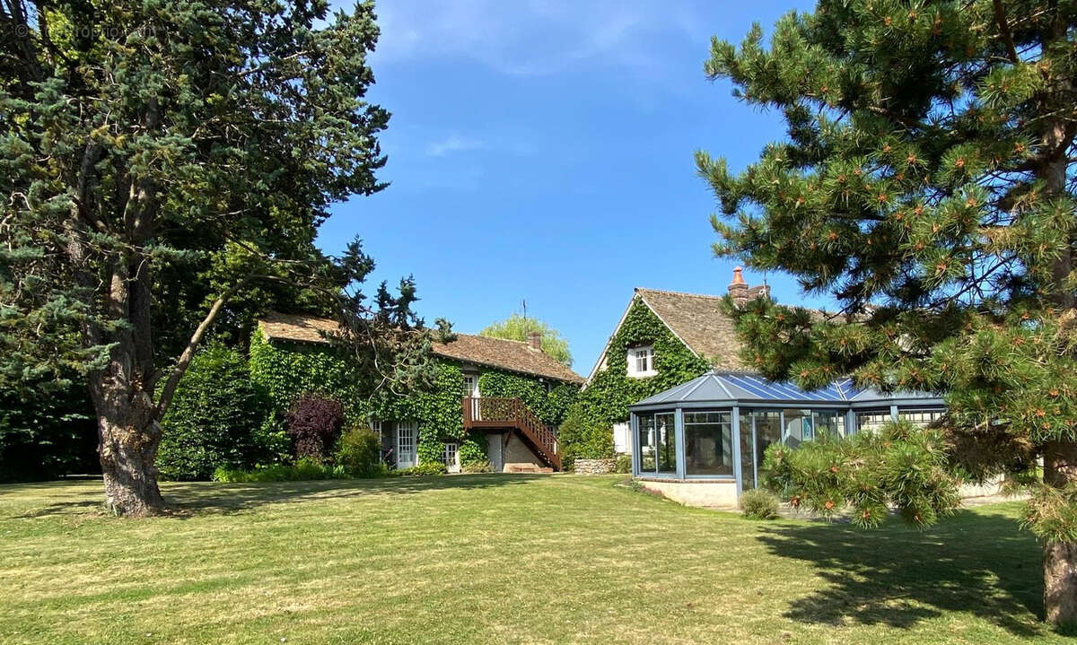 Maison à HOUDAN
