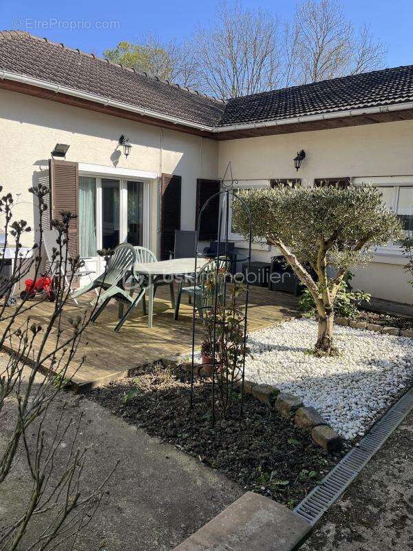 Maison à SARCELLES