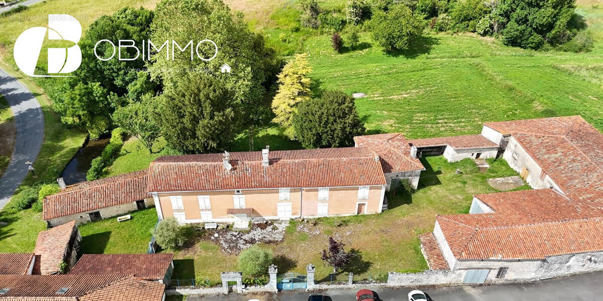 Maison à CHADURIE