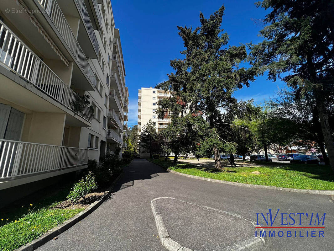 Appartement à OULLINS