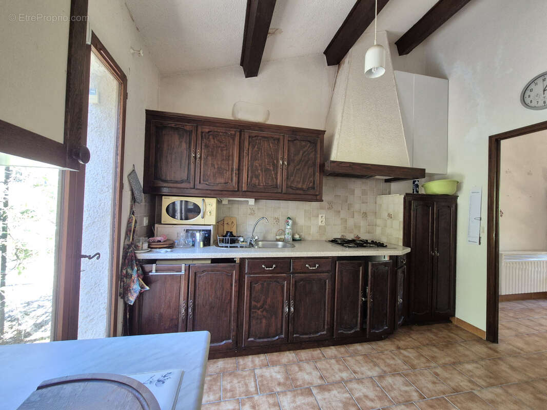 Maison à ARTIGNOSC-SUR-VERDON
