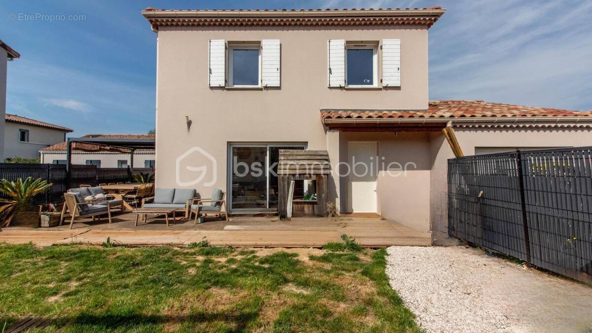 Maison à MONTELIMAR