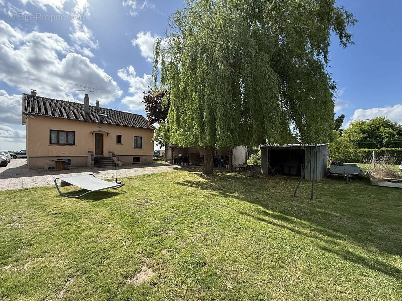 Maison à VERT-EN-DROUAIS
