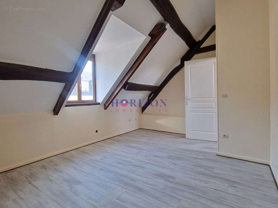 Appartement à LA CHAPELLE-EN-SERVAL