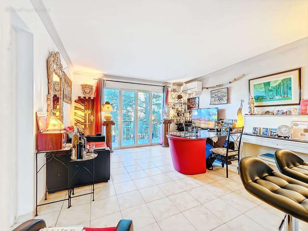 Appartement à PUGET-SUR-ARGENS