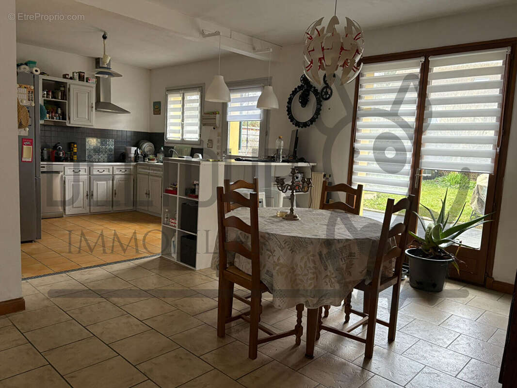 Maison à POMMEUSE