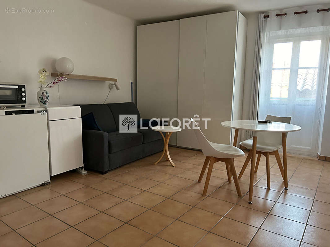 Appartement à SAINT-LAURENT-DU-VAR