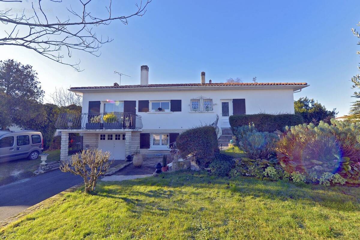 Maison à SEMUSSAC