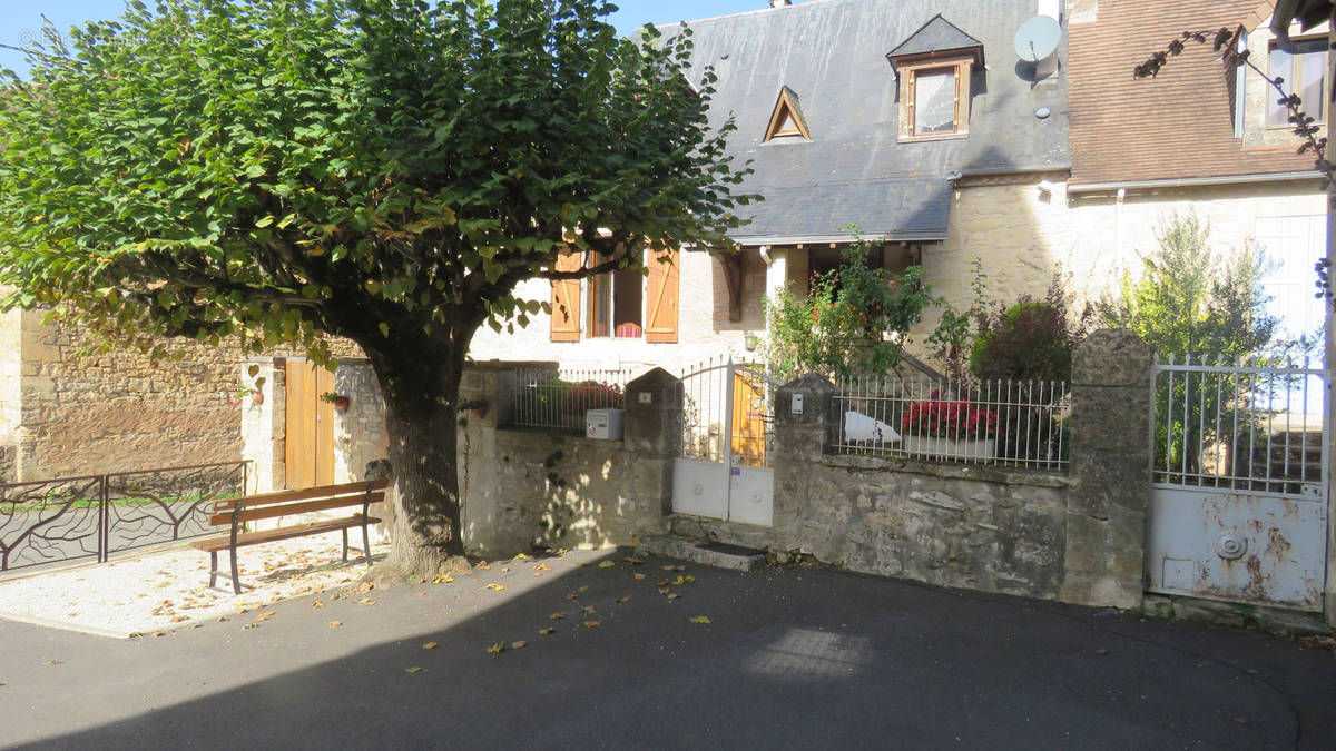 Maison à CHERVEIX-CUBAS
