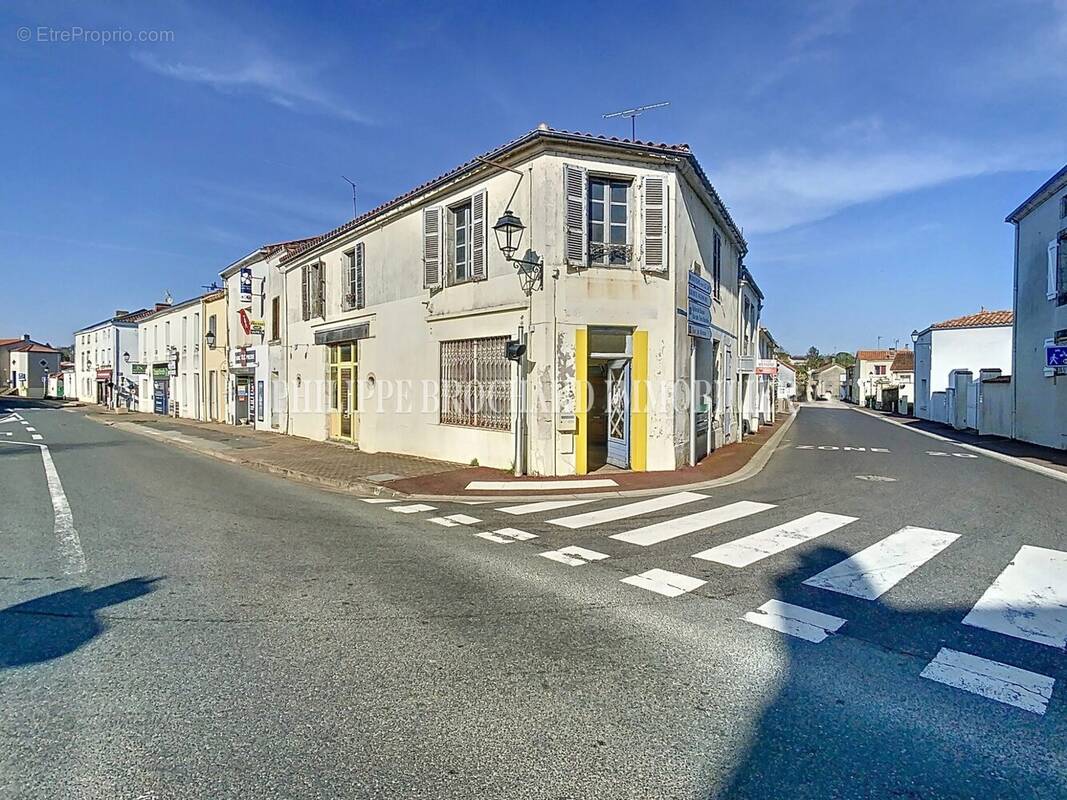 Commerce à MAREUIL-SUR-LAY-DISSAIS