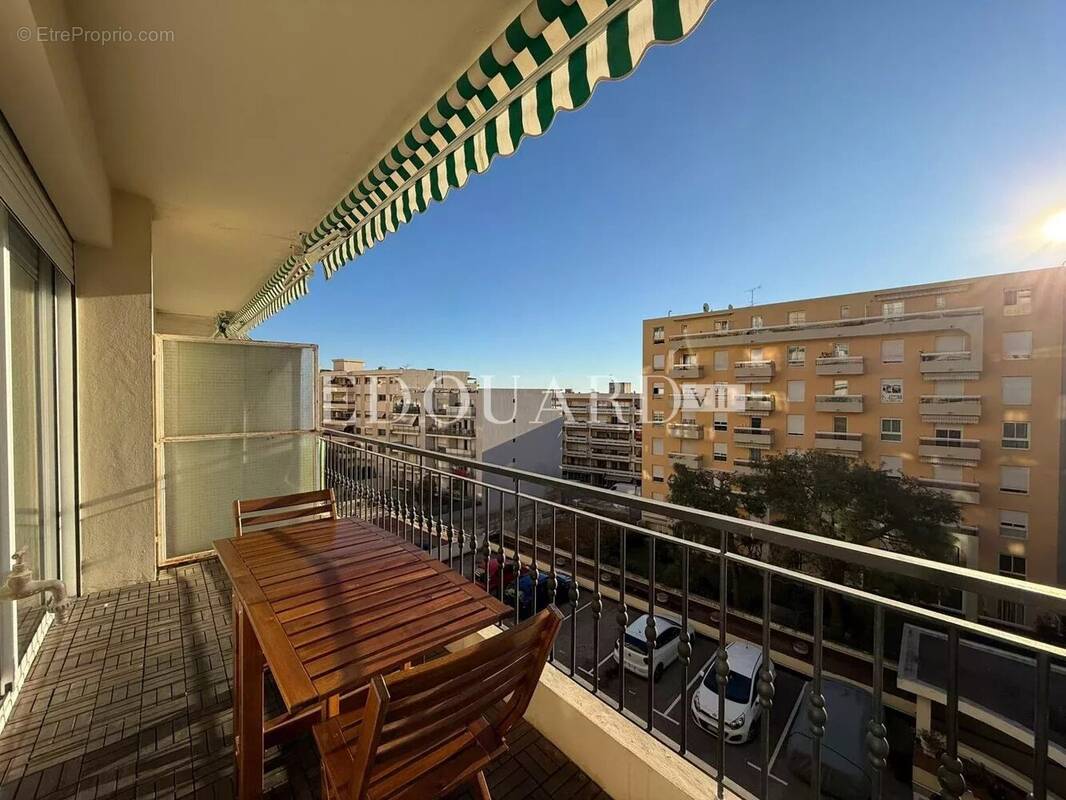 Appartement à ROQUEBRUNE-CAP-MARTIN
