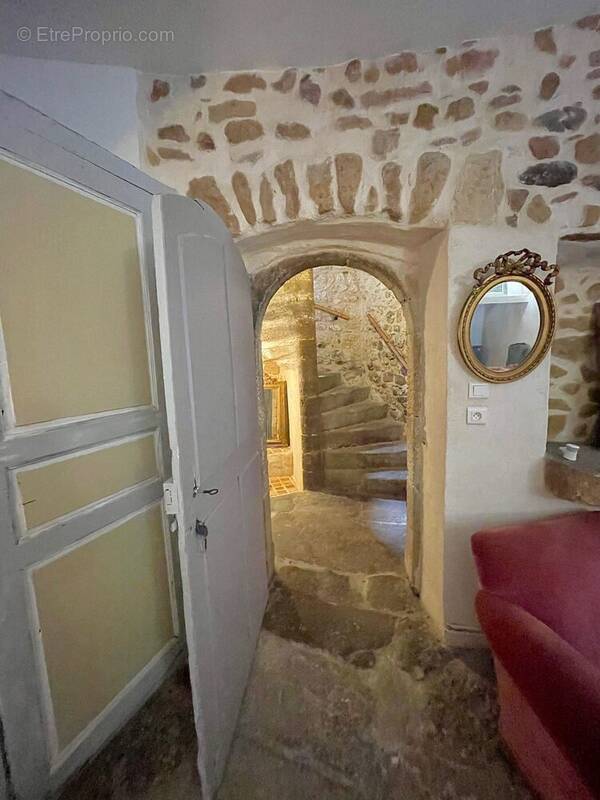 Maison à POUZOLLES