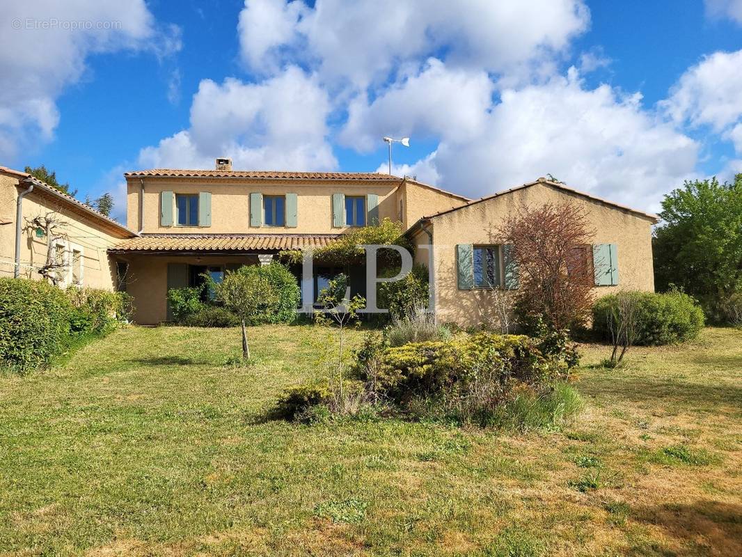 Maison à SAINT-SATURNIN-LES-APT