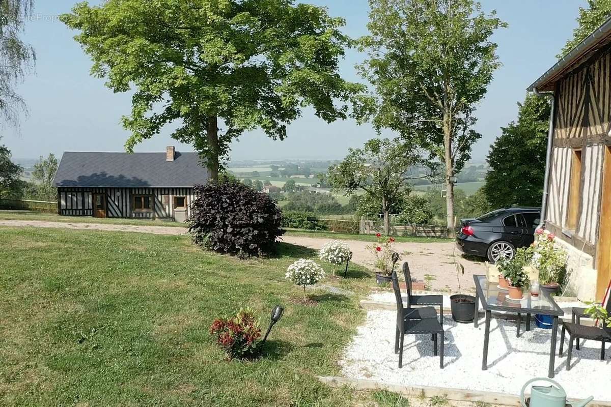 Maison à SAINT-PIERRE-SUR-DIVES