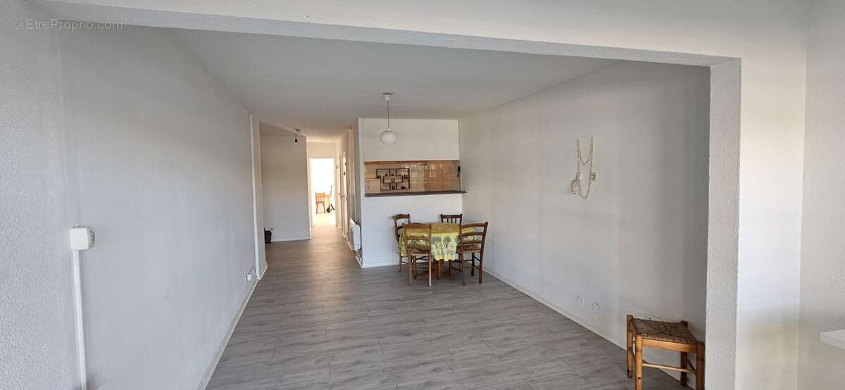 Appartement à MAUGUIO