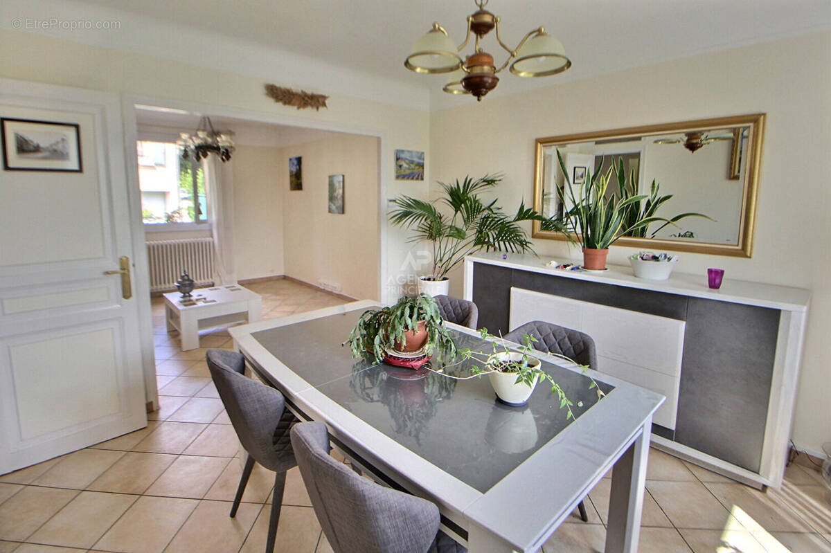 Maison à VAUX-SUR-SEINE